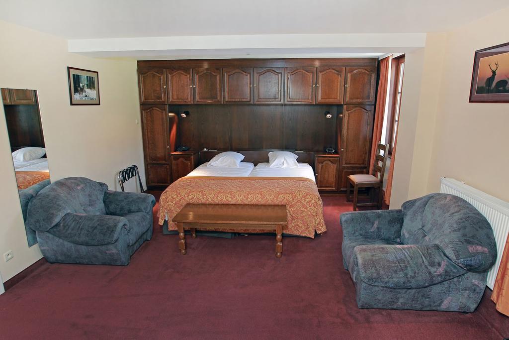 Logis Hotel Le Menobu Theux Quarto foto